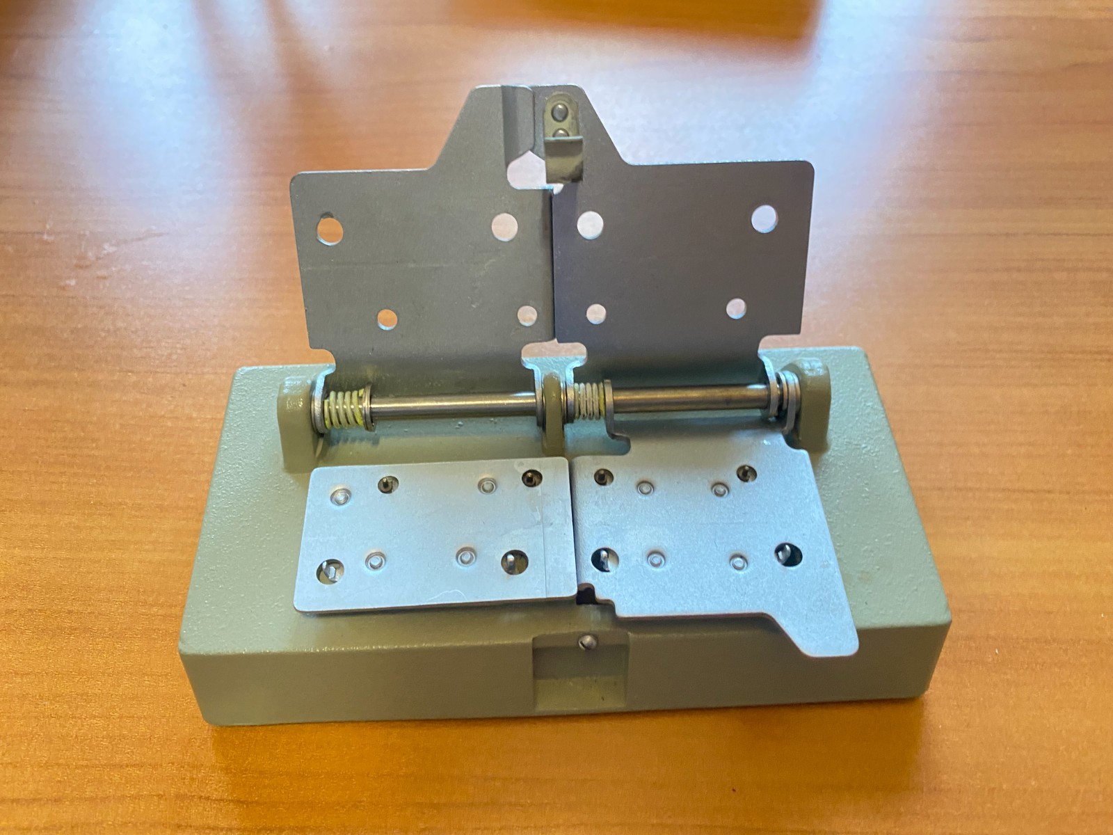 MPP-4 Universal press for splicing amateur films 8-16 mm and super-8. USSR.