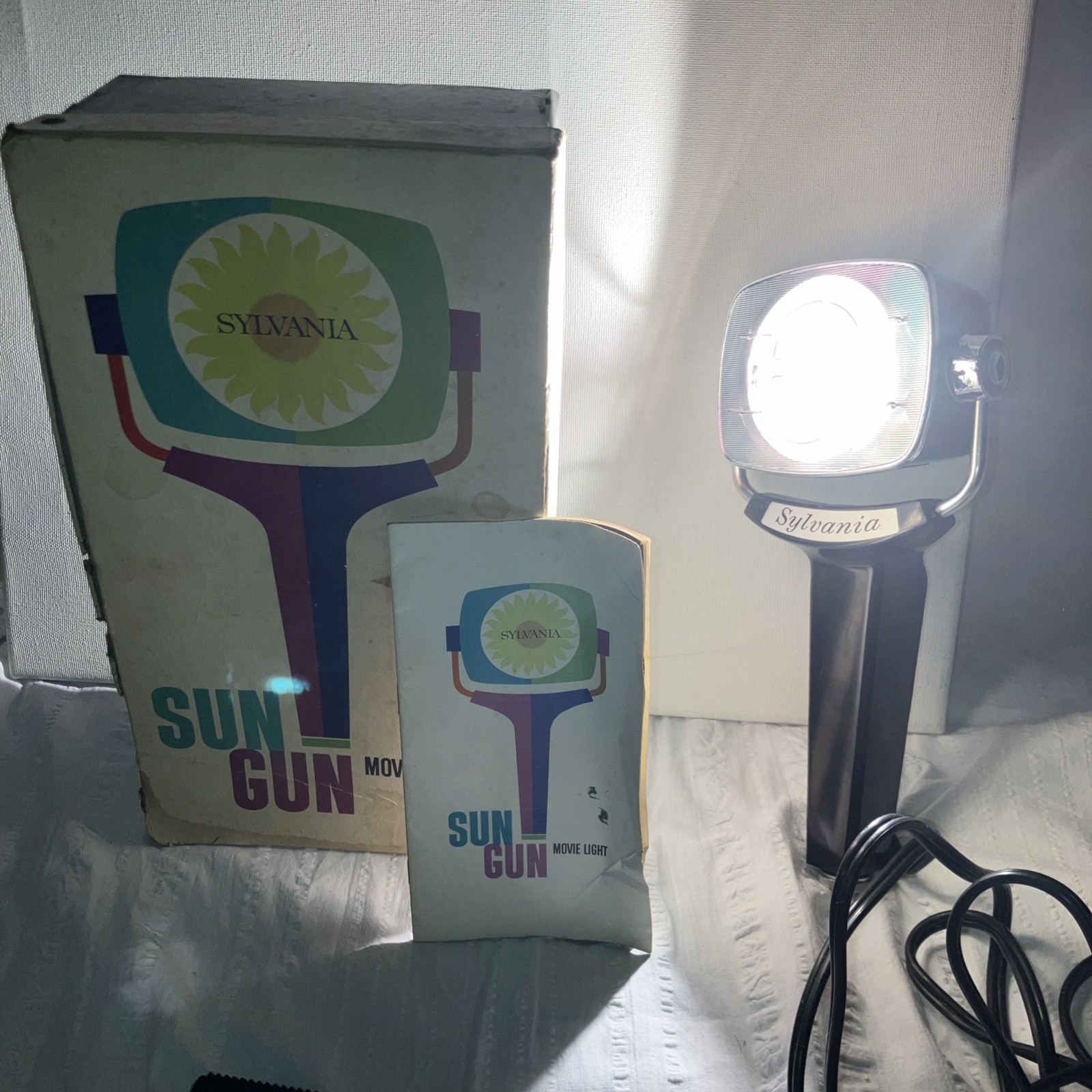 Vintage Sylvania Sun Gun Movie Light SG-1 Handheld Video Camera Lamp 120V Tested