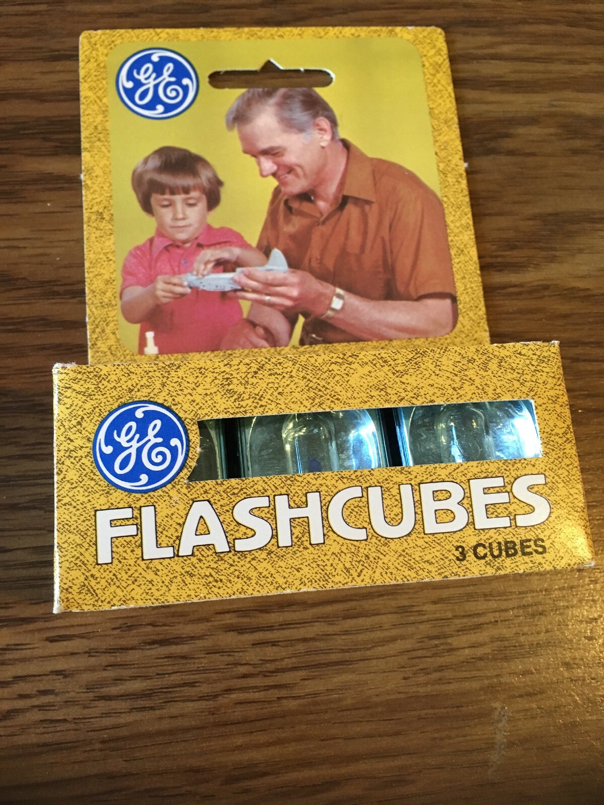 Vintage GE Flashcubes – Set Of 3 Cubes New in Orig Box! “Guaranteed 12 flashes”