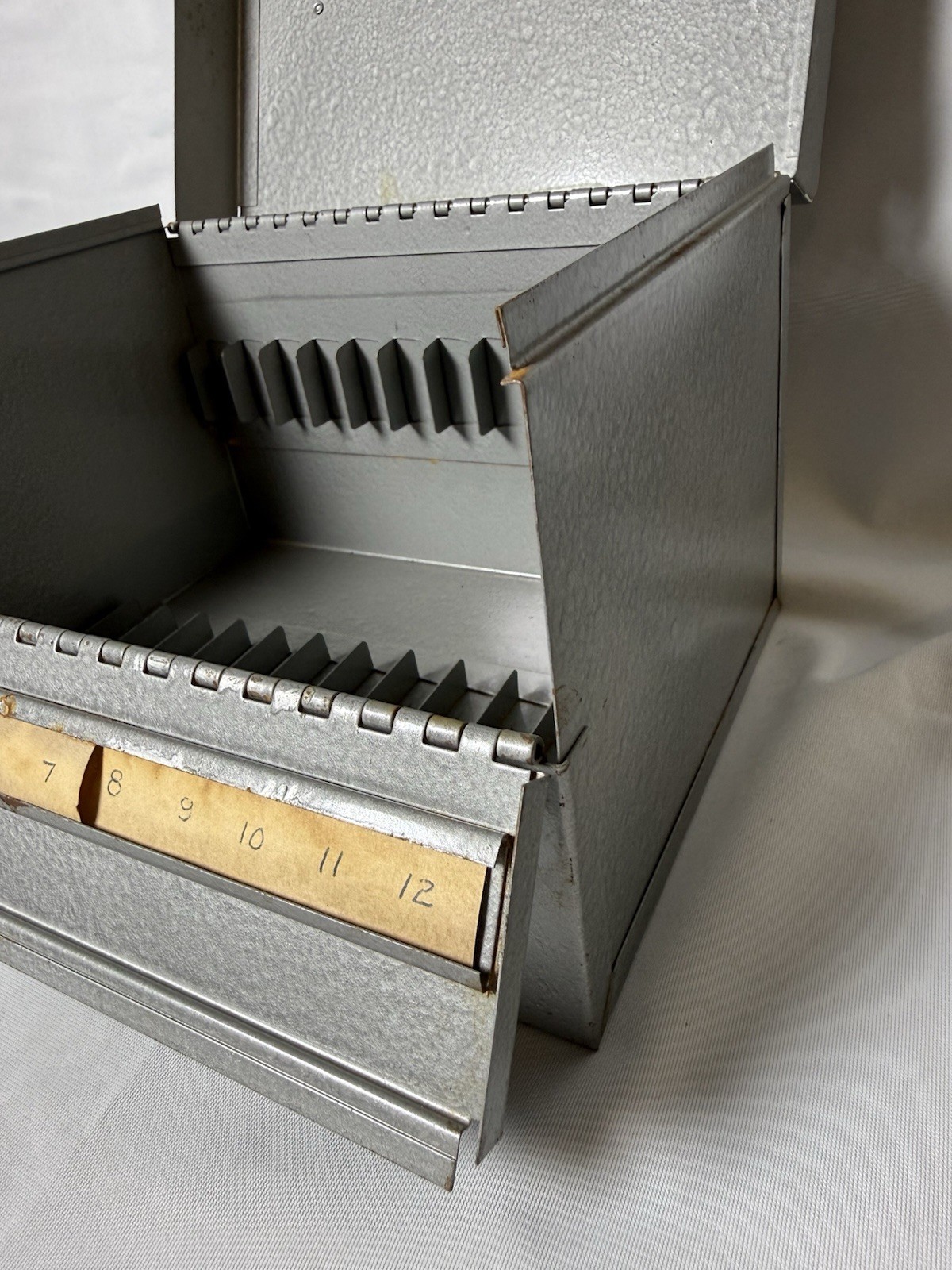 Gotham USA Vintage 12-Slot Super 8 Gray Metal Case For Reels