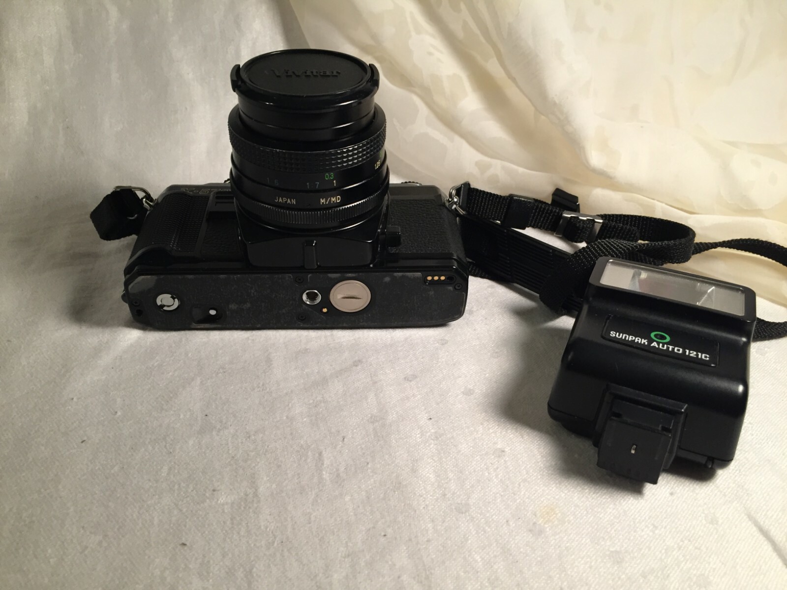 Minolta X-570 35MM SLR Camera &MD Celtic Telephoto Camera Lens SunPak Auto Flash