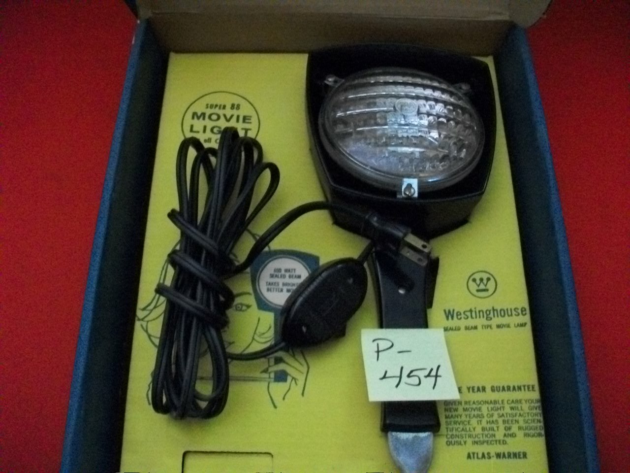 VINTAGE COLLECTIBLE WESTINGHOUSE 650 WATT SEALED BEAM SUPER 88 MOVIE LIGHT WORKS