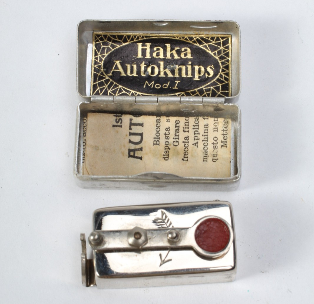 HAKA AUTOKNIPS MODEL 1 SELF TIMER W CASE & INSTRUCTIONS FOR CAMERAS TESTED WORKS