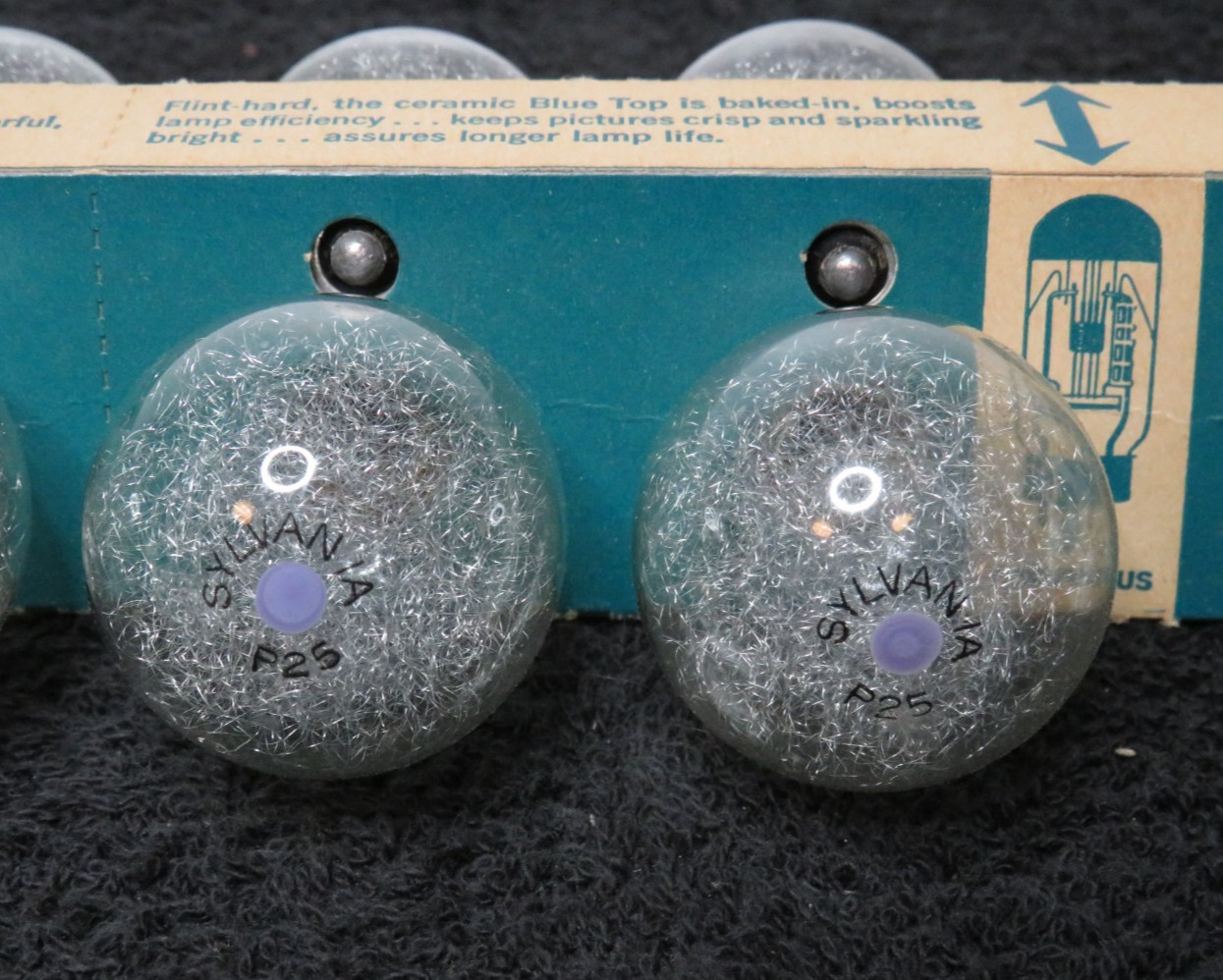 VINTAGE SYLVANIA FLASHBULBS BLUE DOT PRESS 25 10 BULBS