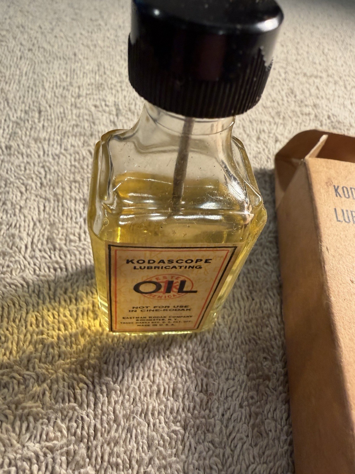Vintage Eastman Kodak Kodascope Lubricating Oil Box Full Bottle