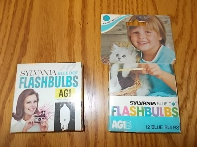 Vintage Sylvania Flashbulbs Blue Dot #AG1 & AG1B 15 Bulbs Total New Old Stock
