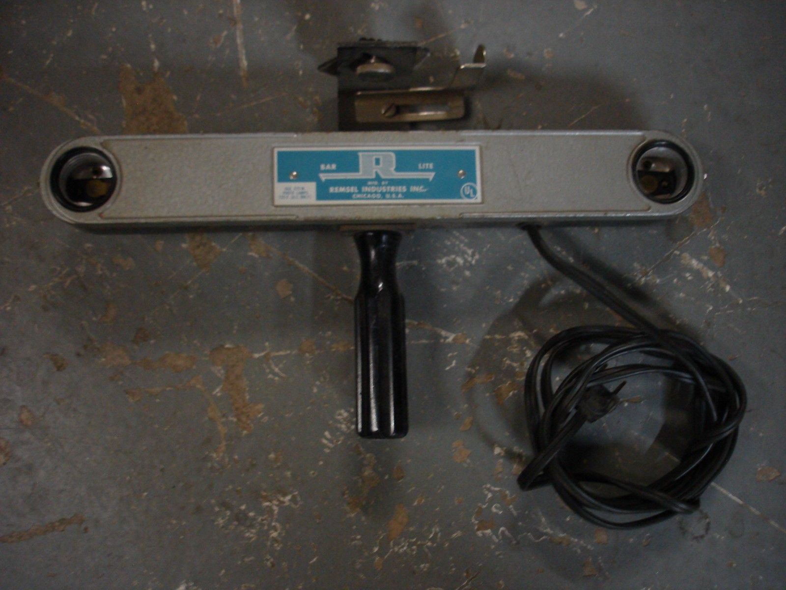 Vintage Remsel Industries 2-Lamp Light Bar, Chicago Illinois.