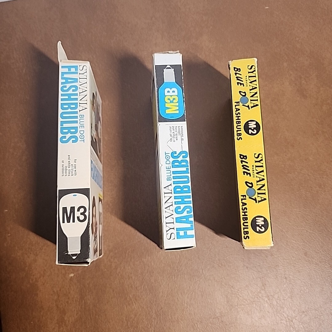 Vintage Sylvania Blue Dot Flashbulbs – M3 – M3B – M2
