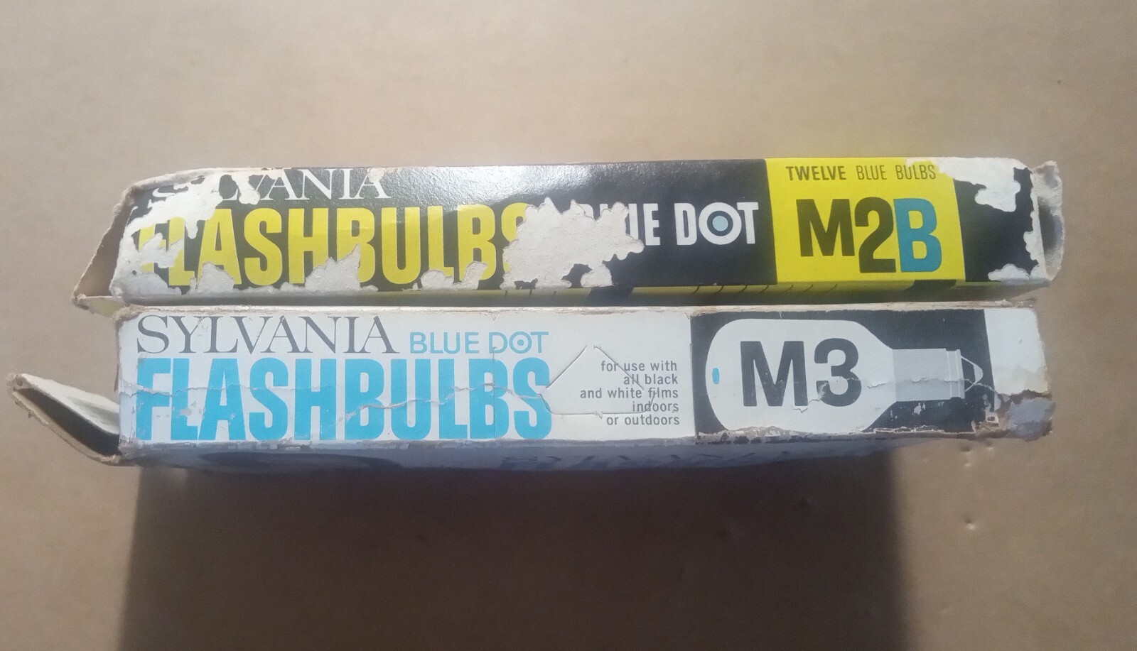 Sylvania M3 & M2B Blue Dot Flashbulbs 18 Bulbs Mixed Lot NOS New Old Stock VTG