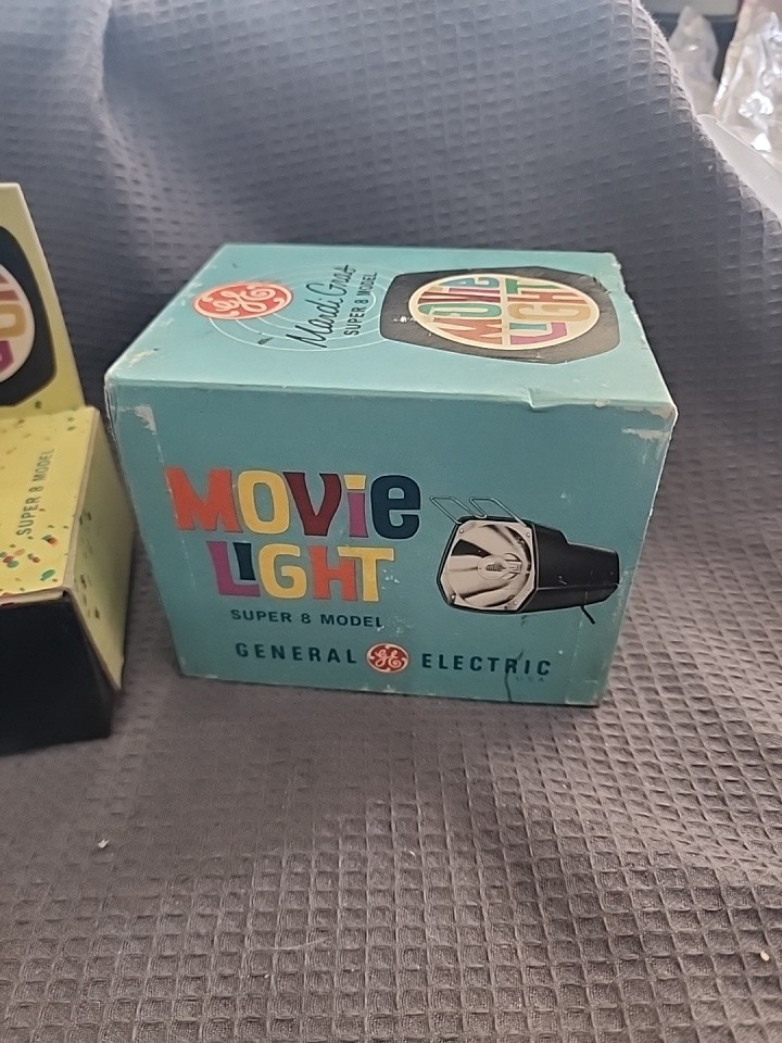 GE Mardi Gras Movie Light Super 8 Model w/ Box Vintage Works!