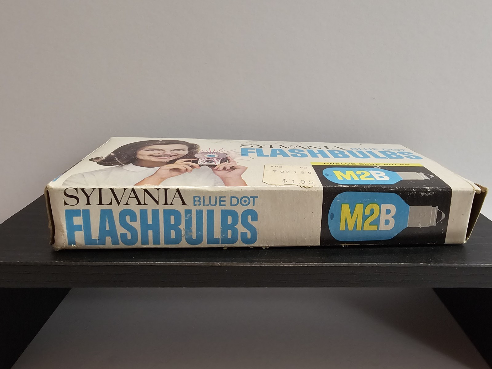 Sylvania Blue Dot Flashbulbs M2B Set Of 12, Open Box; Unused Bulbs