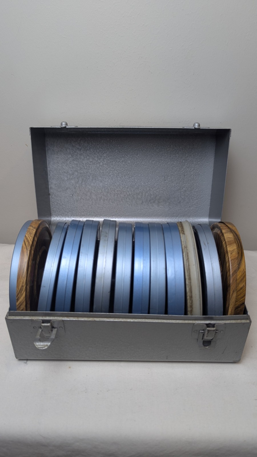 8mm Vintage 5″ Brumberger Reel to Reel Metal Storage Case with 10 Reel Cans