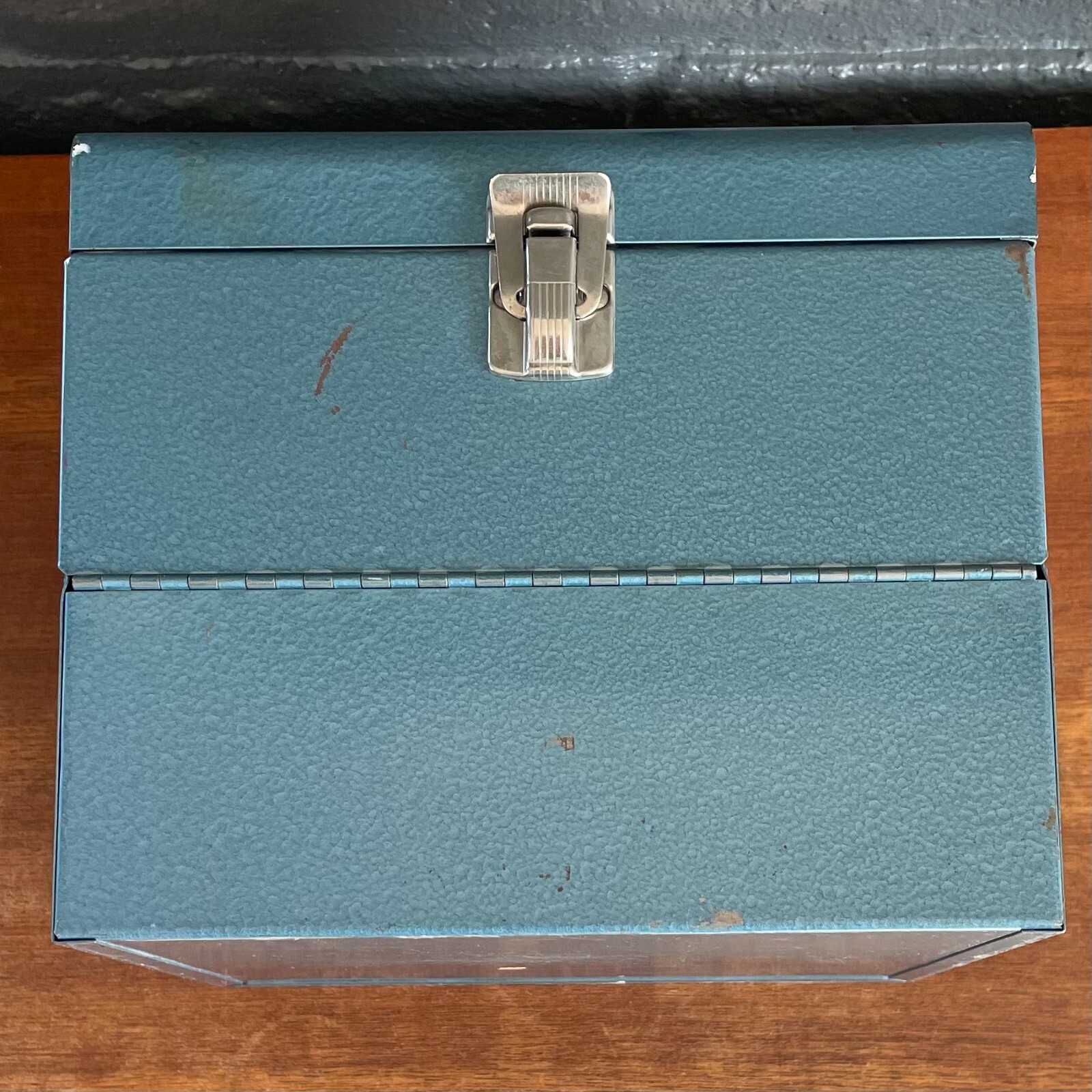 Large De Luxe Movie Reel Chest Holds 12 7 inch or 5 inch reels