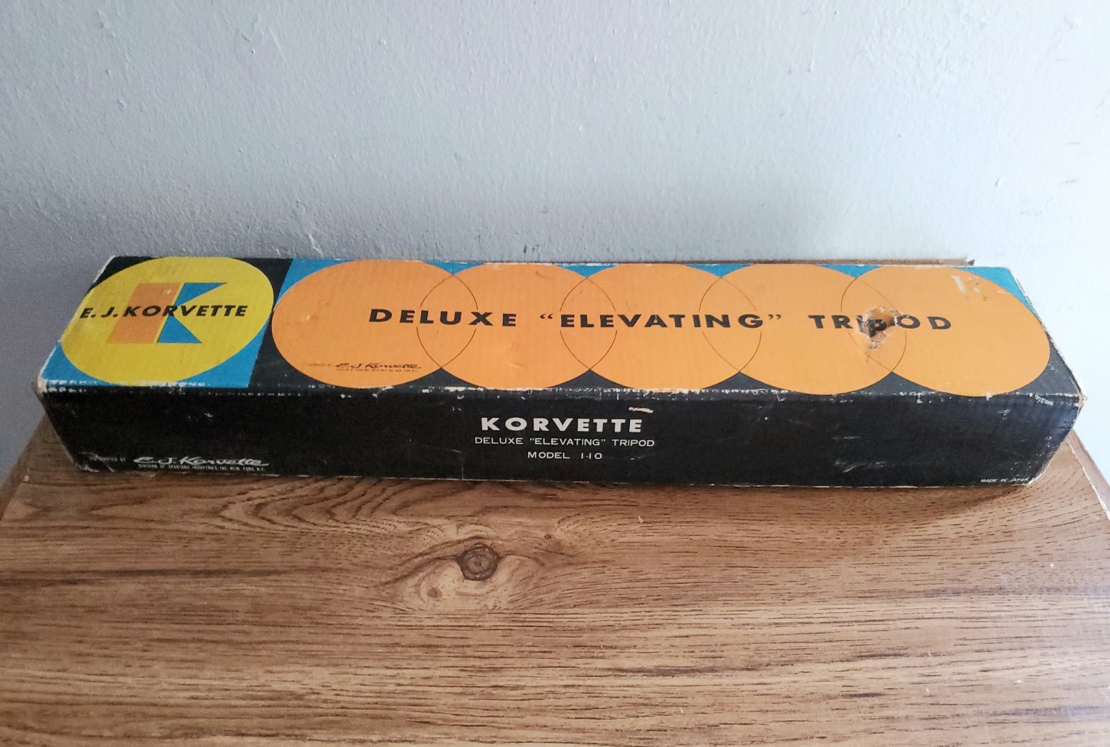 E.J. Korvette Deluxe Elevating Tripod #110 Photography Videography Box Vintage