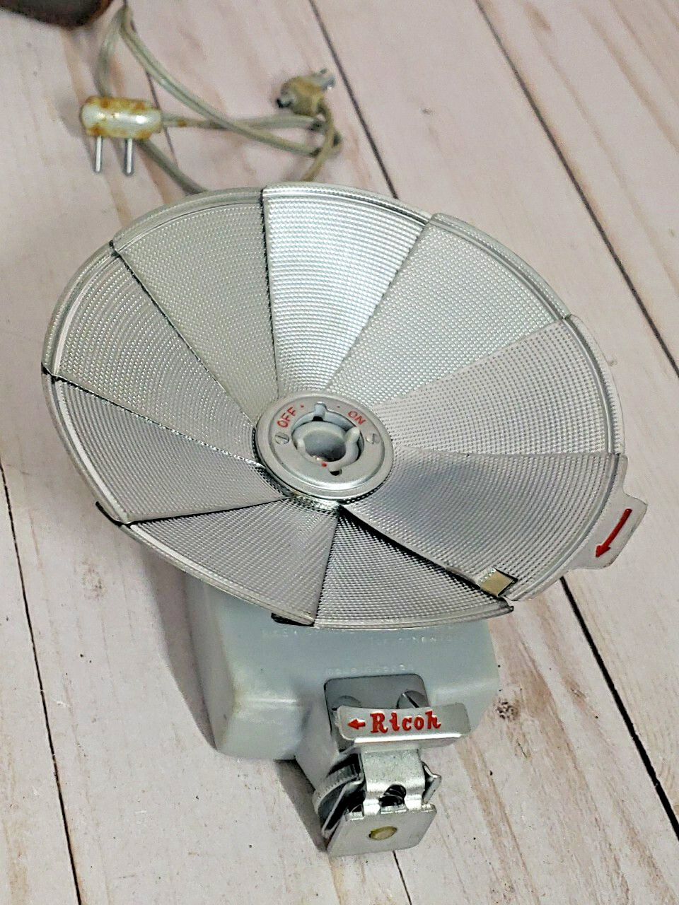 Vintage Ricoh BC 605 Shoe Mounted Folding Reflector – Parts Only Untested