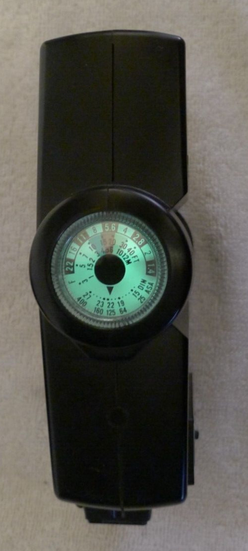 Vivitar Auto Thyristor 272 Shoe Mount Camera Flash with Case & Manual -TESTED