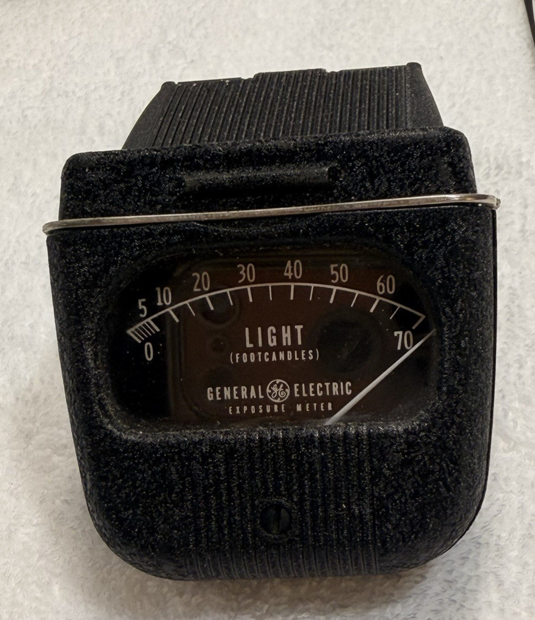 Vintage General Electric Exposure/Light Meter DW-68 With Case tested working