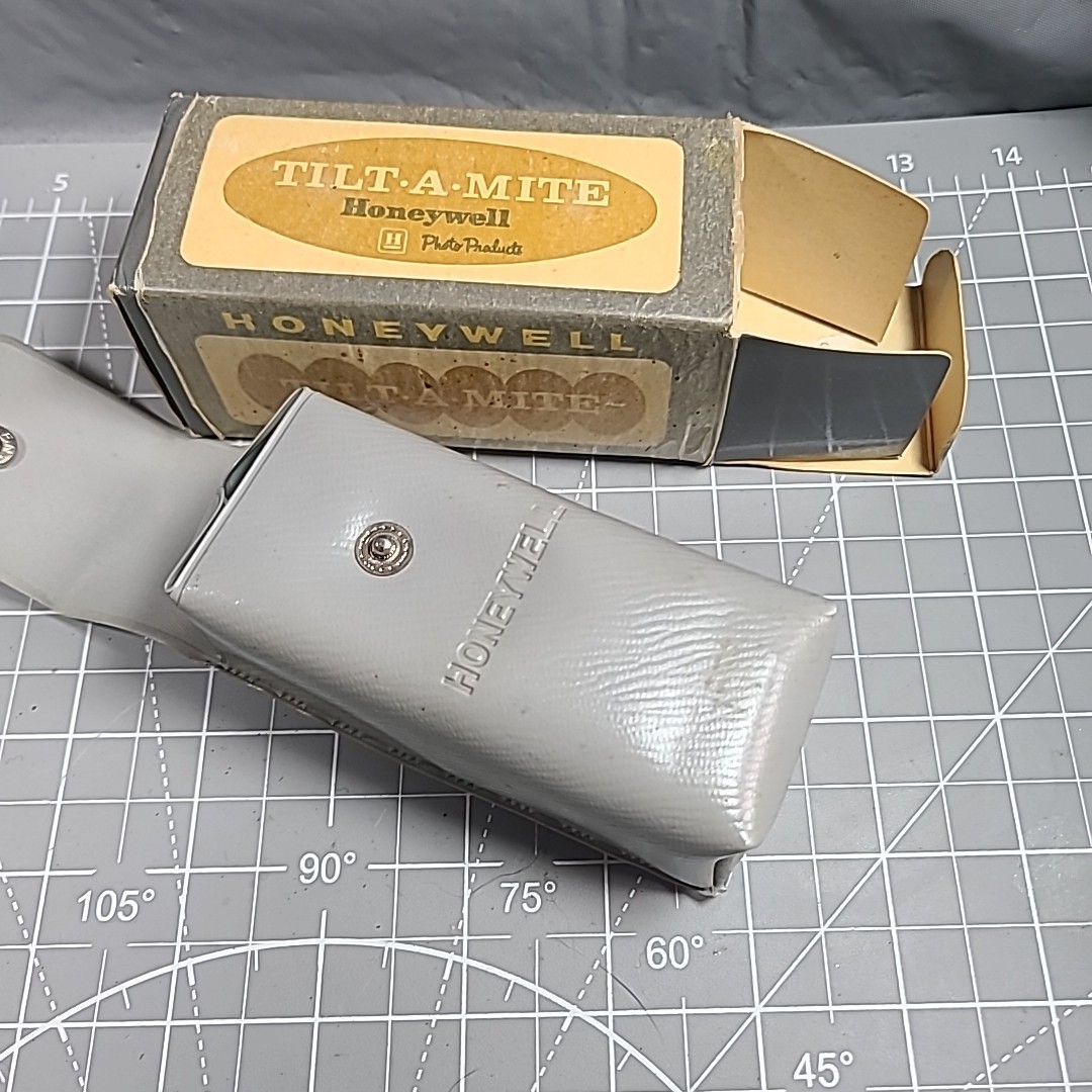 Honeywell Tilt-A-Mite Camera Flash Unit Collapsible Fan Style – Vintage