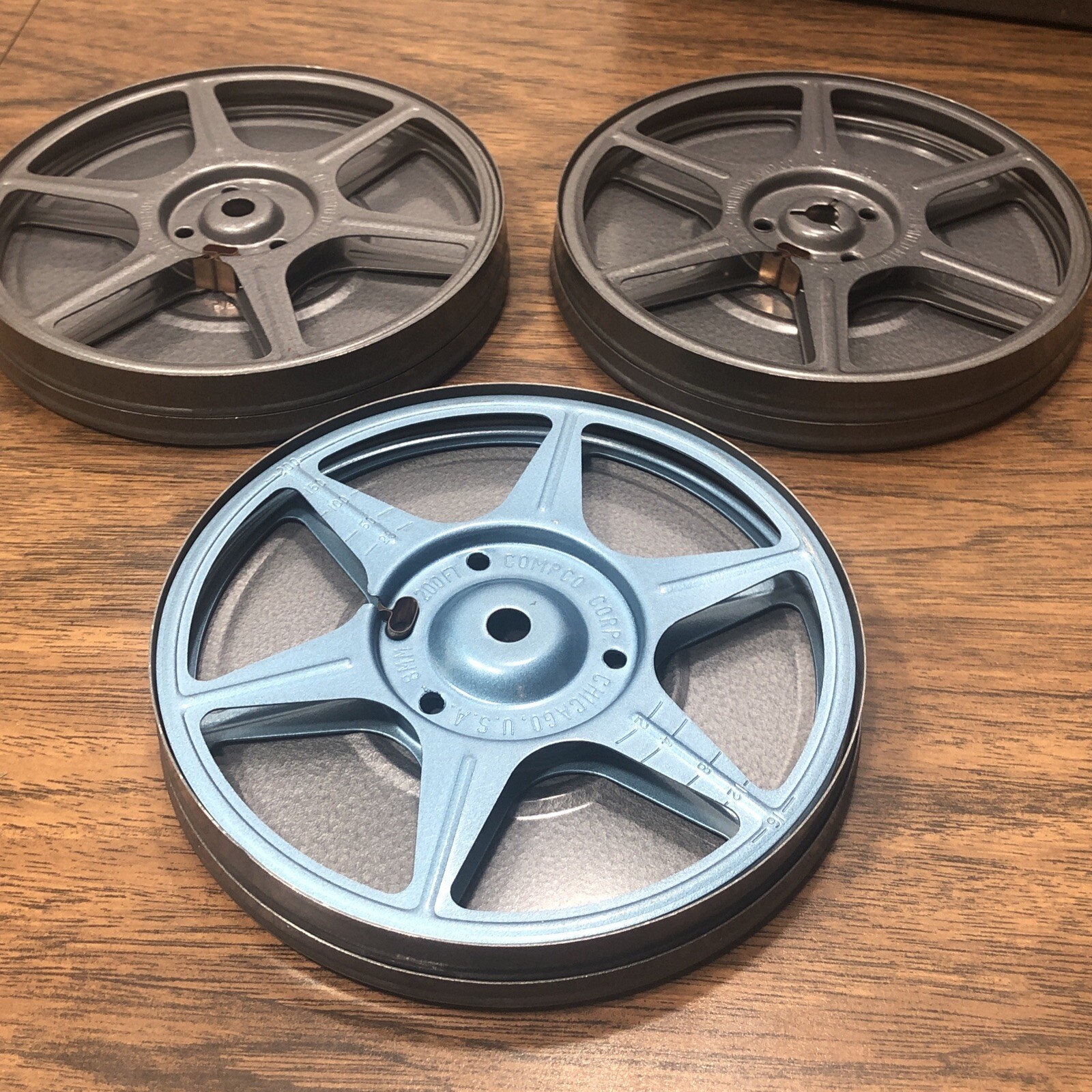 3x Vintage 8mm 200’ 5” Metal Film Reel w/ Tower Metal Canister Lot Sears Compco