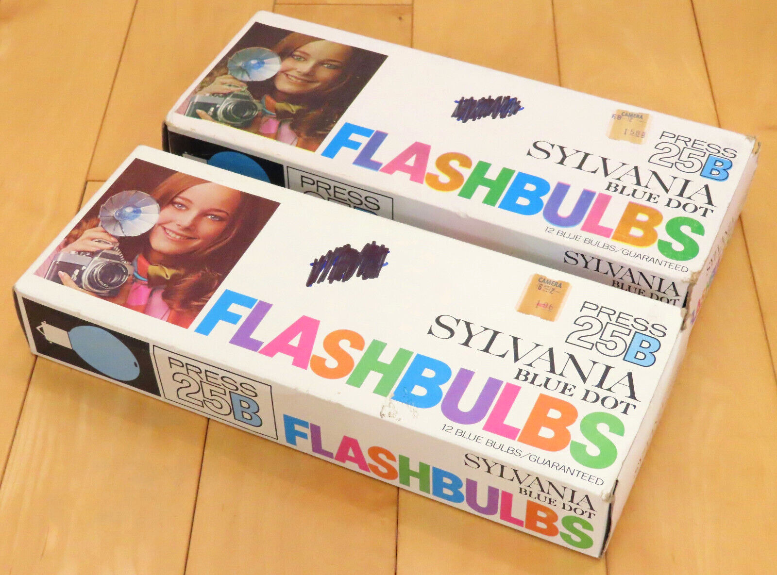 VTG 1960s Lot of 24 Sylvania Blue Dot Press 25B Blue Flashbulbs