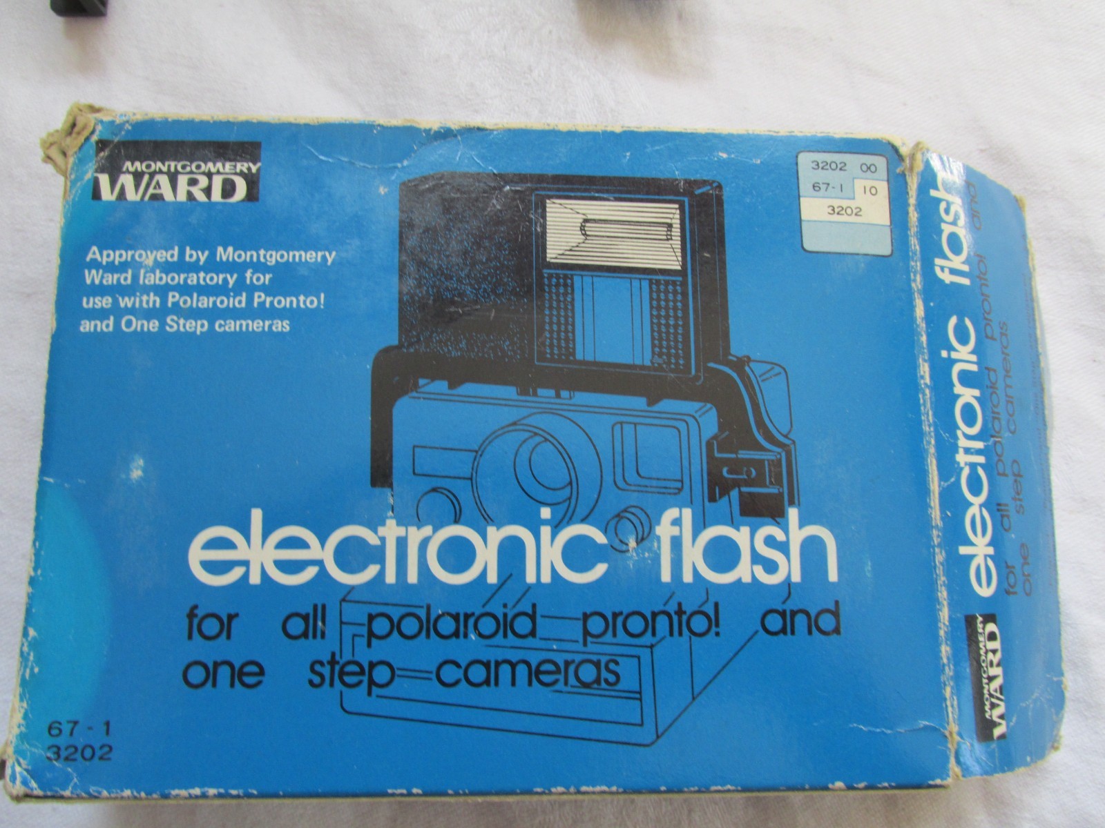 Vin Montgomery Ward all Polaroid 1 Step & Pronto Mountable Cameras Flash in box