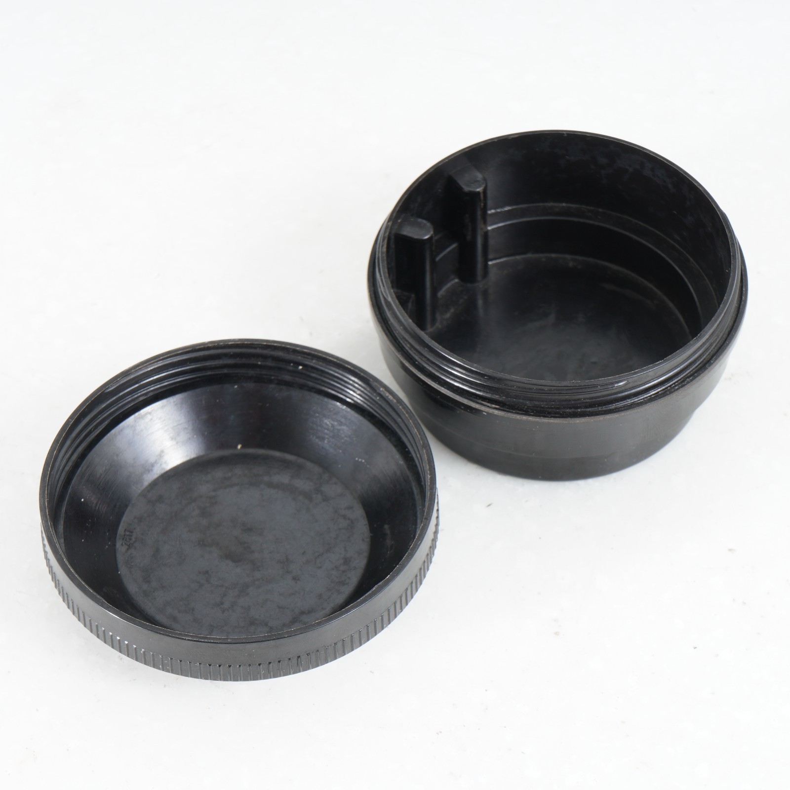 :Leica Leitz Black Bakelite Lens Case for 3.5cm (35mm) f/3.5 Summaron L39
