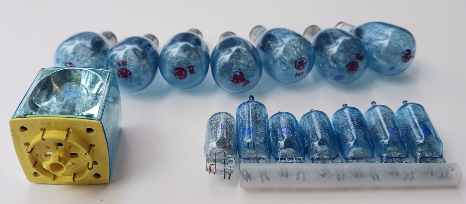 15 Peice Lot Sylvania Misc Size Flash Bulbs Blue Dot Camera Cube Vintage New GE