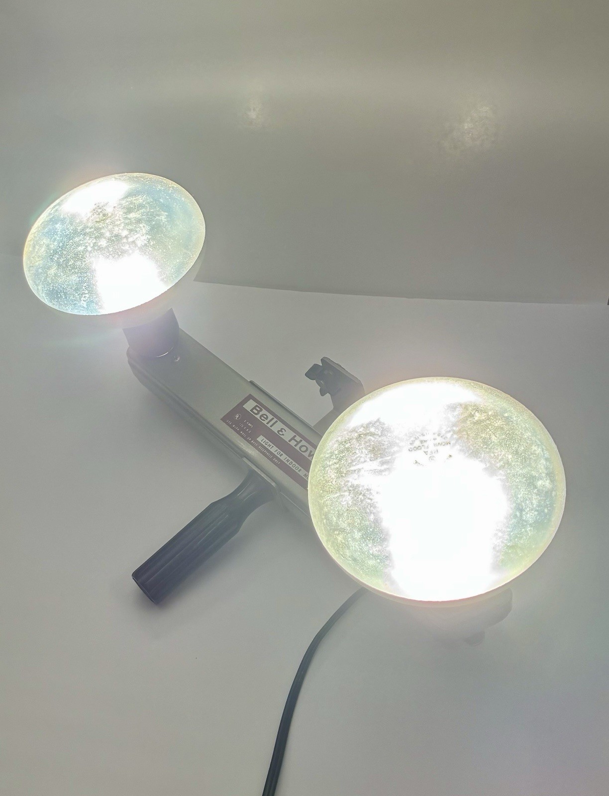 Vintage Bell & Howell Light Bar Lamp Filming Movies Video with Bulbs & Box Works