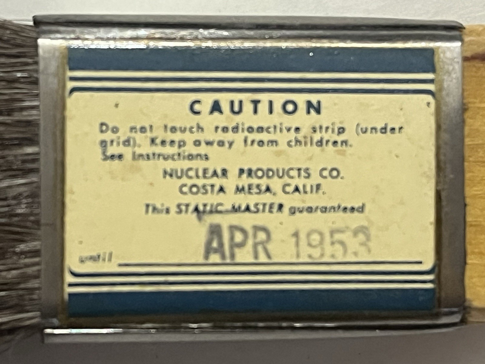 STATIC MASTER NUCLEAR PRODUCTS VINTAGE 1953 ANTI-STATIC BRUSH w/WOODEN HANDLE