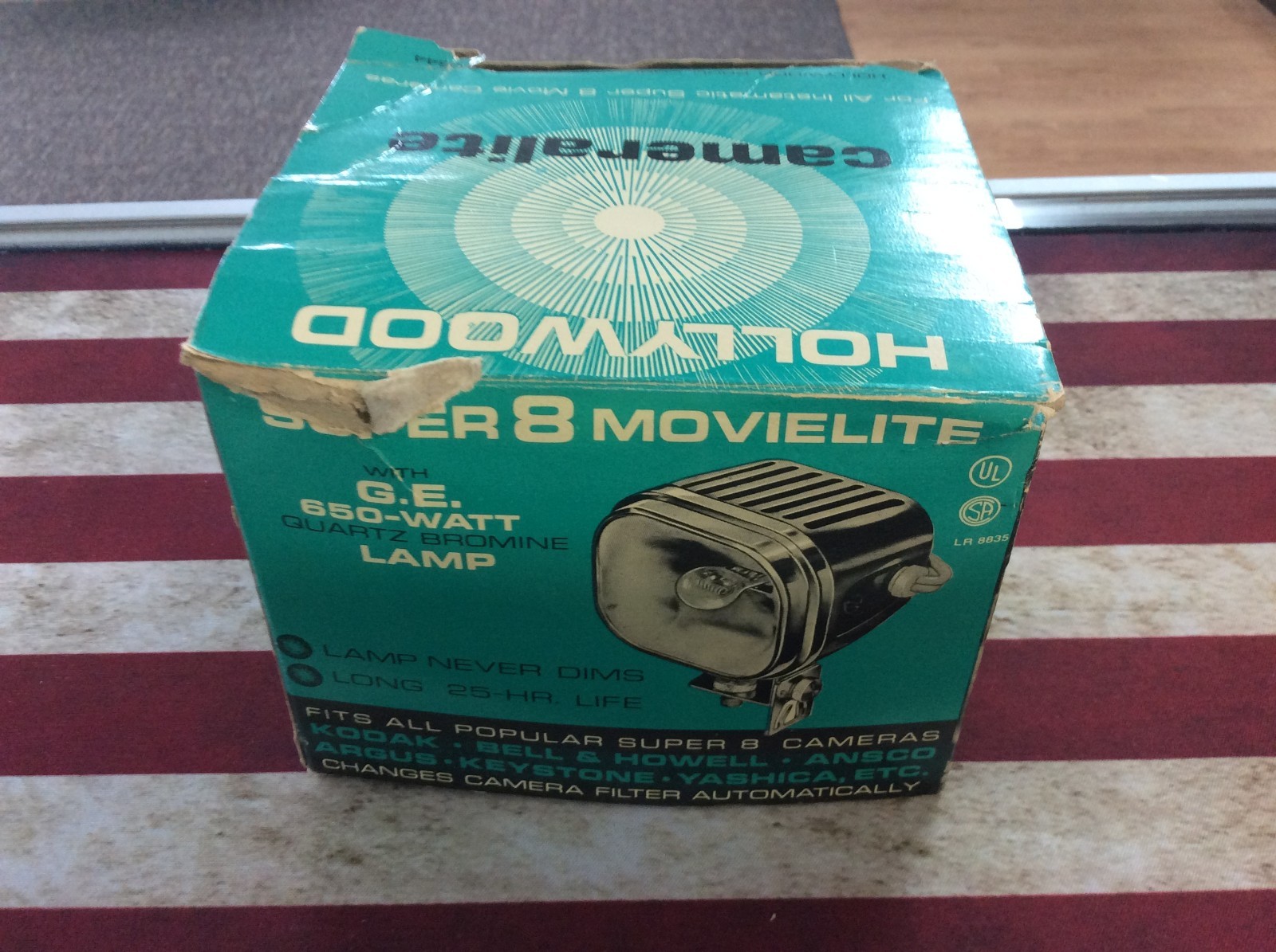 Vintage Hollywood Cameralite Super 8 Movielight Model 709 W/ Original Box Works!