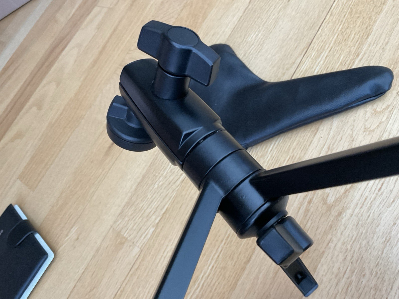 Star-D Model 306 Camera Table Top Tripod with Zipper Case