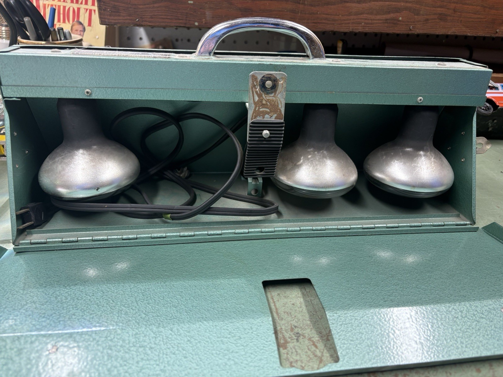 Vintage PM V-Pak Bar Lite 4 Bulb Photography