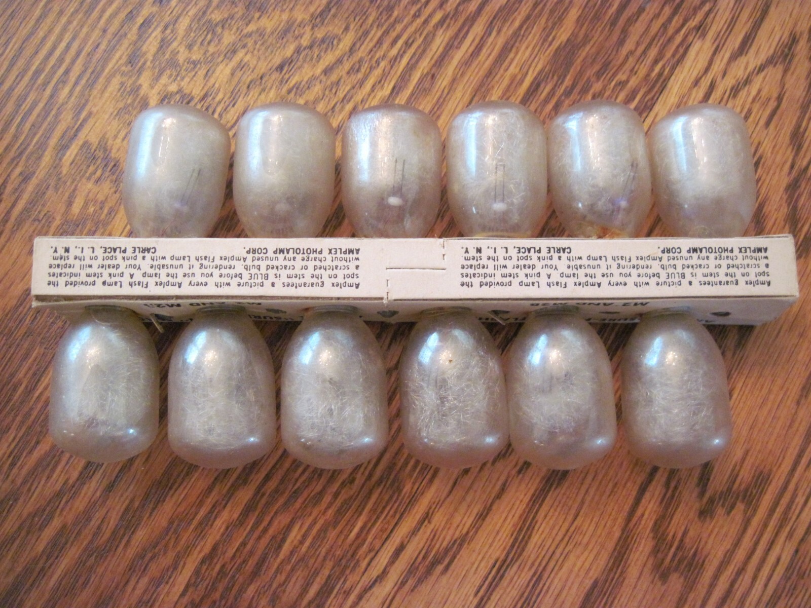 AMPLEX “Sure-Flash” Photo Flashbulbs No.M2 (New Old Stock) 12 Bulbs