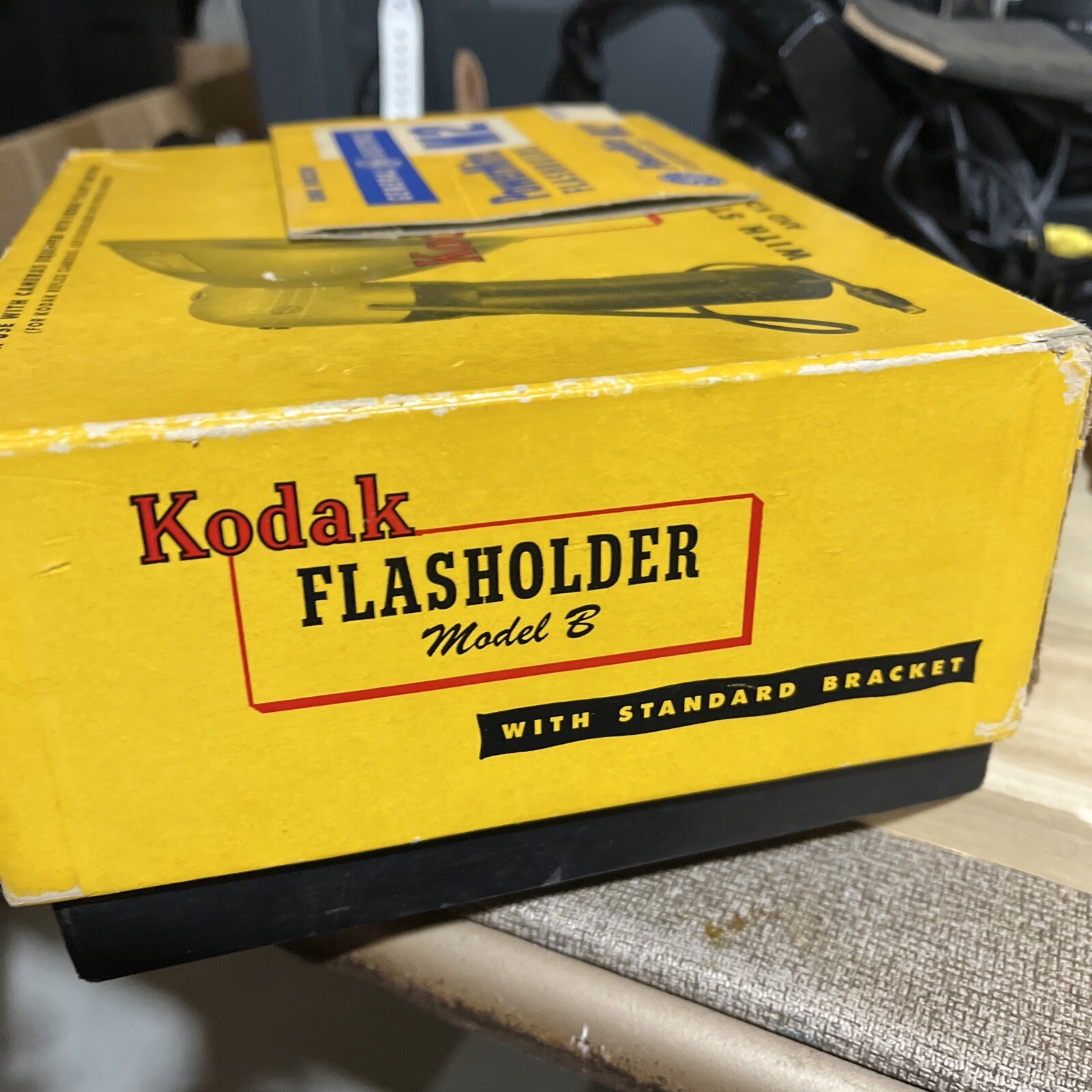 VINTAGE 1950’S KODAK STANDARD FLASHOLDER Orig box, Book And More See Pictures