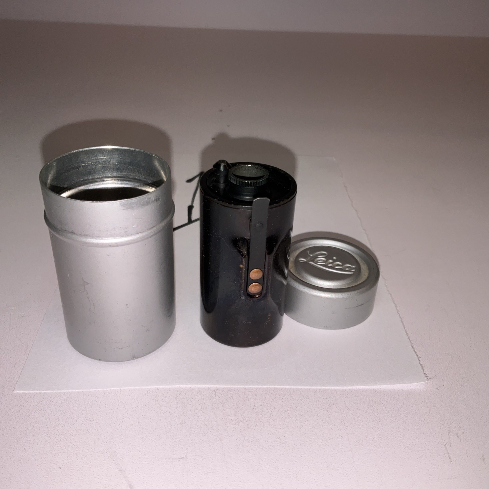 Vintage Leica Leitz Wetzlar Germany Reloadable 35mm Film Cassette w/ Metal Case