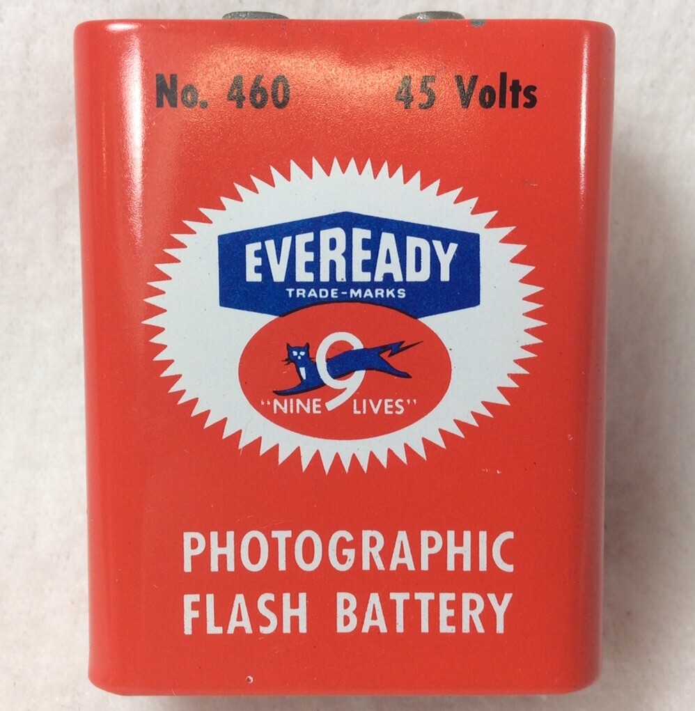 Vtg EVEREADY “Nine Lives” Photographic Flash No.460 45volts, & 2AA Batteries