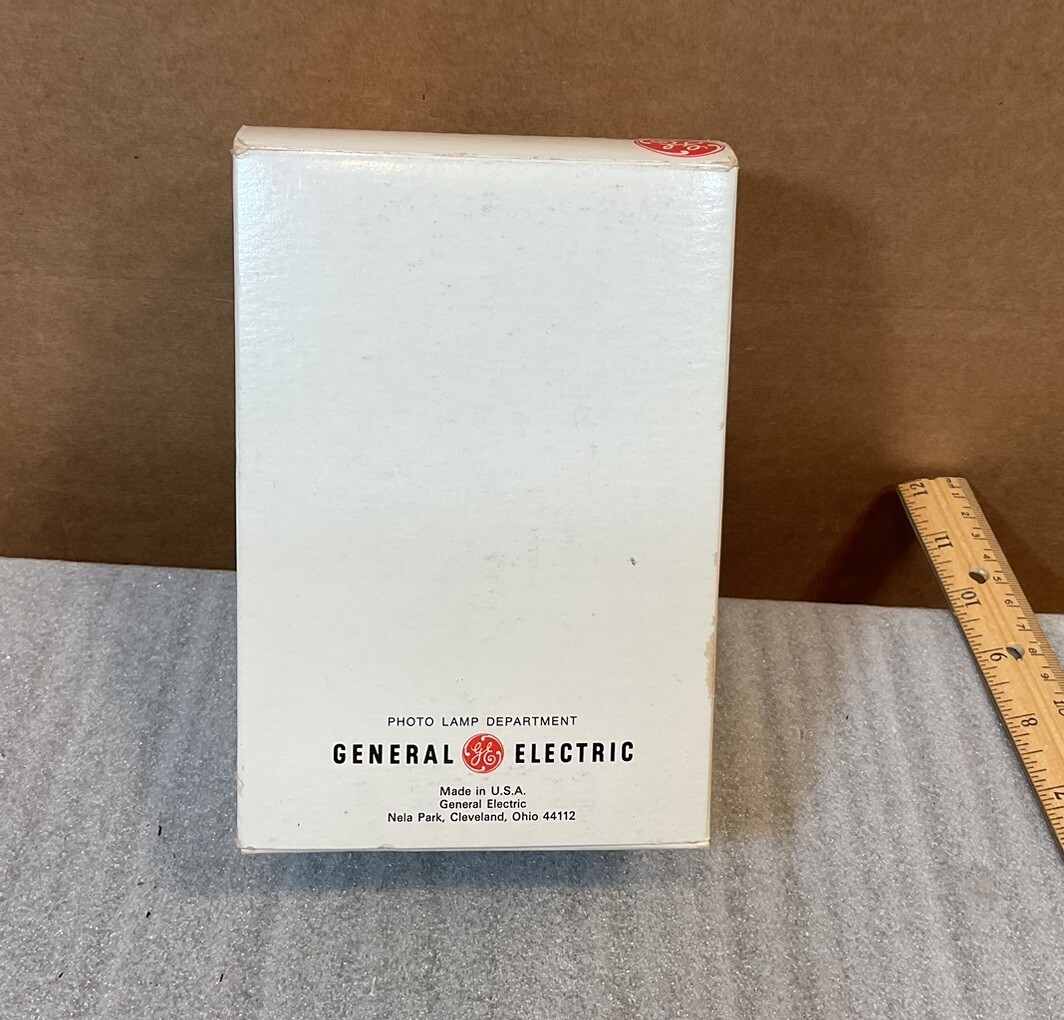 General Electric SuperMate Movie Camera Light Model SM-2 New In Box Super 8