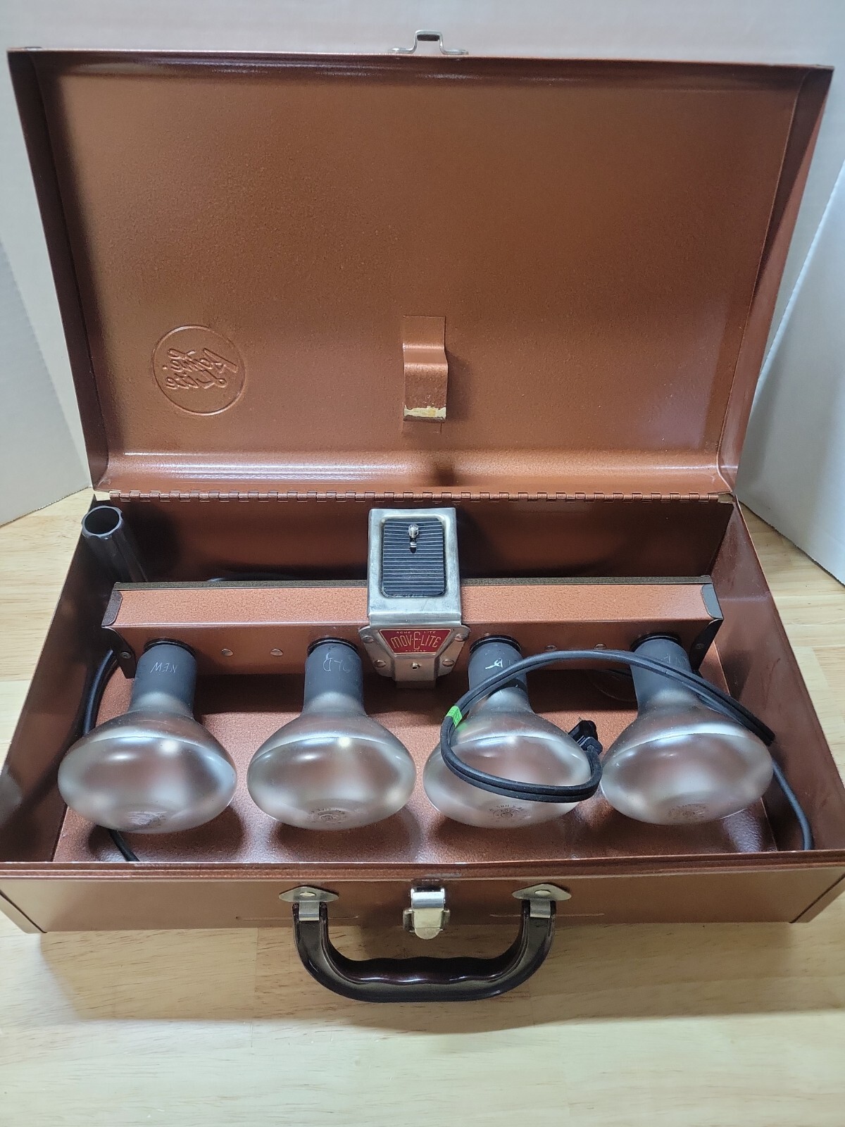 Vintage ACME Lite Mov-E-Lite With Metal Case~Nice Condition