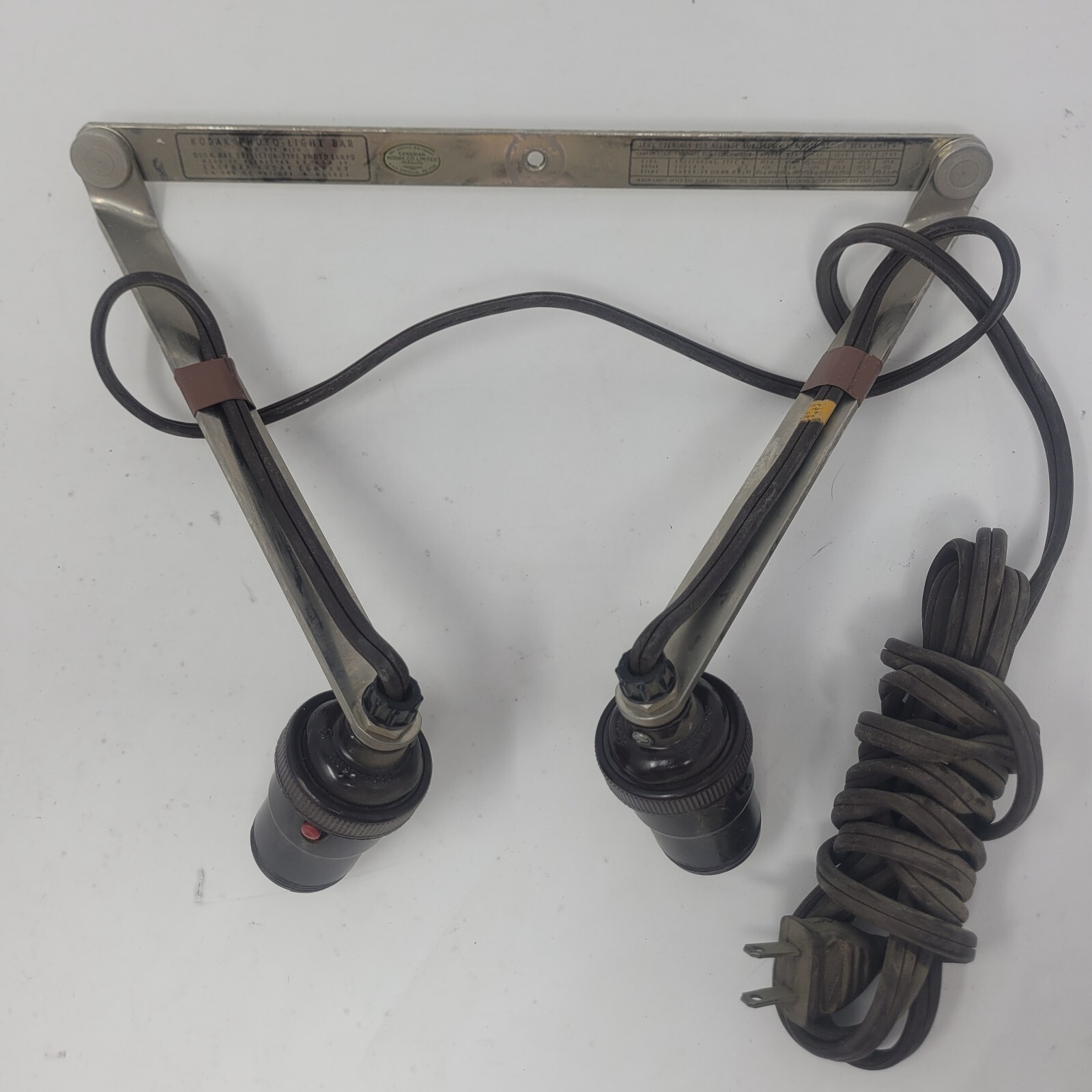 Vintage Kodak 2 Lamp PhotoLight Bar for use with 500w max photo lamps