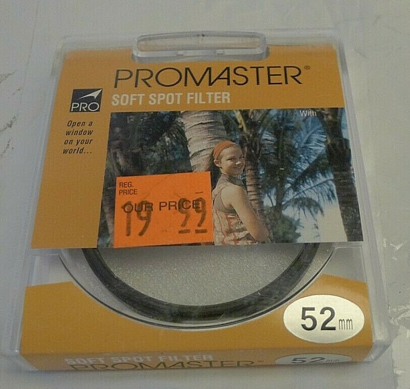 Promaster 52mm Soft Spot Filter +Protective Case – Japan
