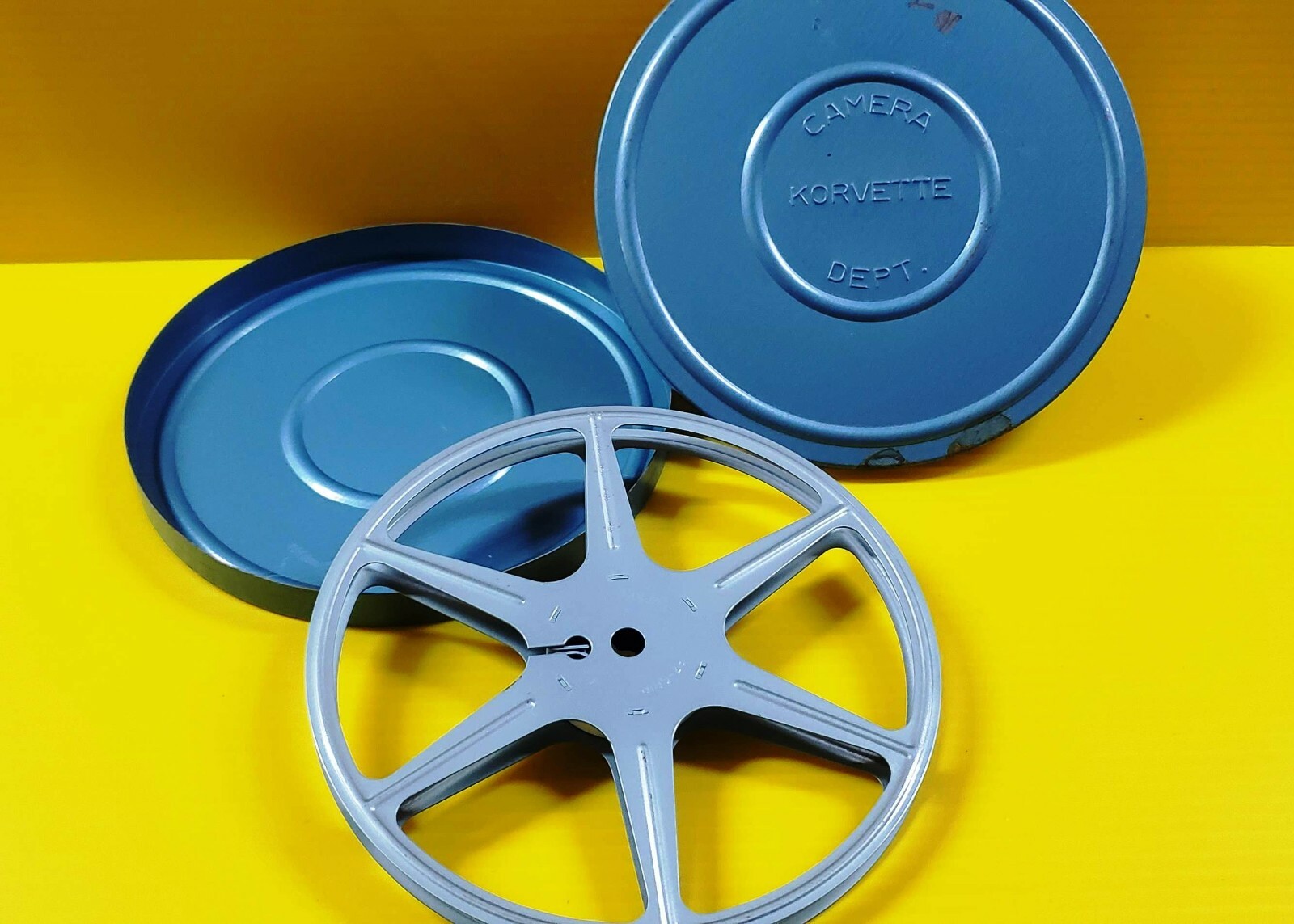 Korvette Camera Dept w/ Metal Movie Reel for Super 8 Film 8mm – EMPTY