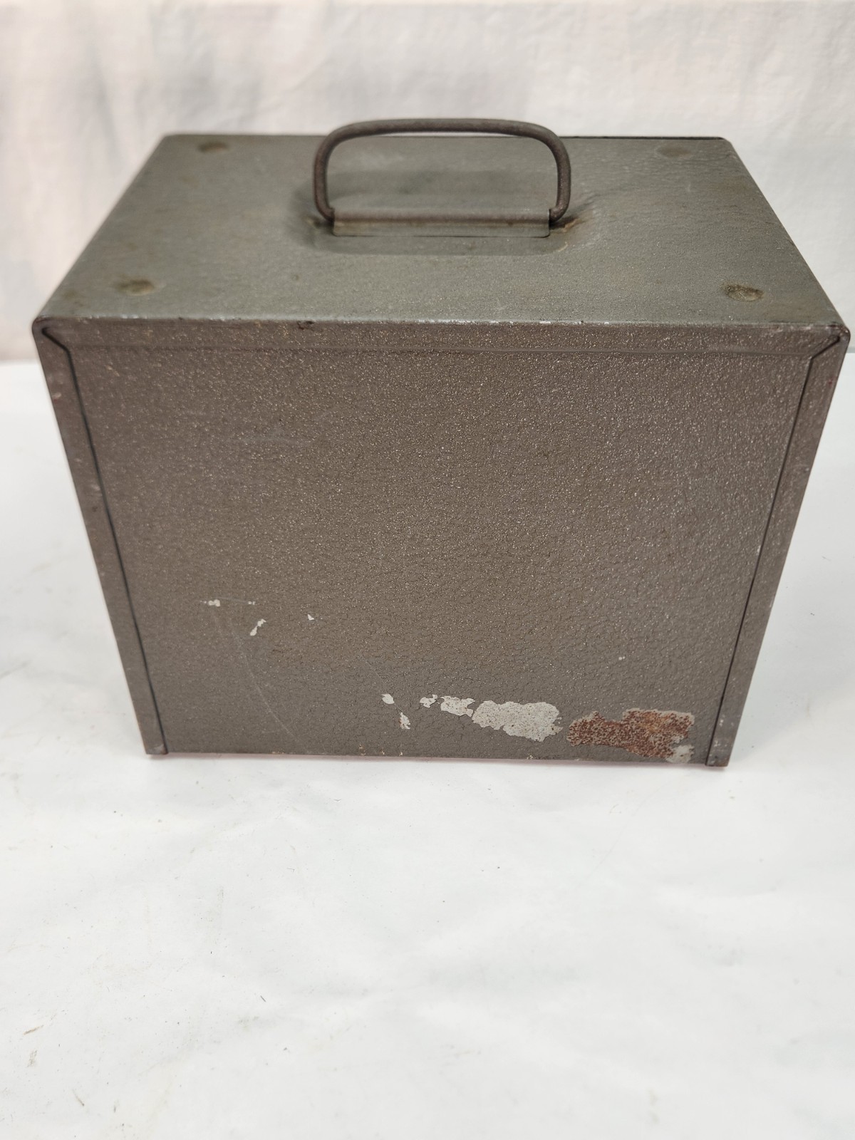Brumberger Vtg 12 Reel 8mm Film Storage Case Metal For 8mm Movies 1950’s 60’s