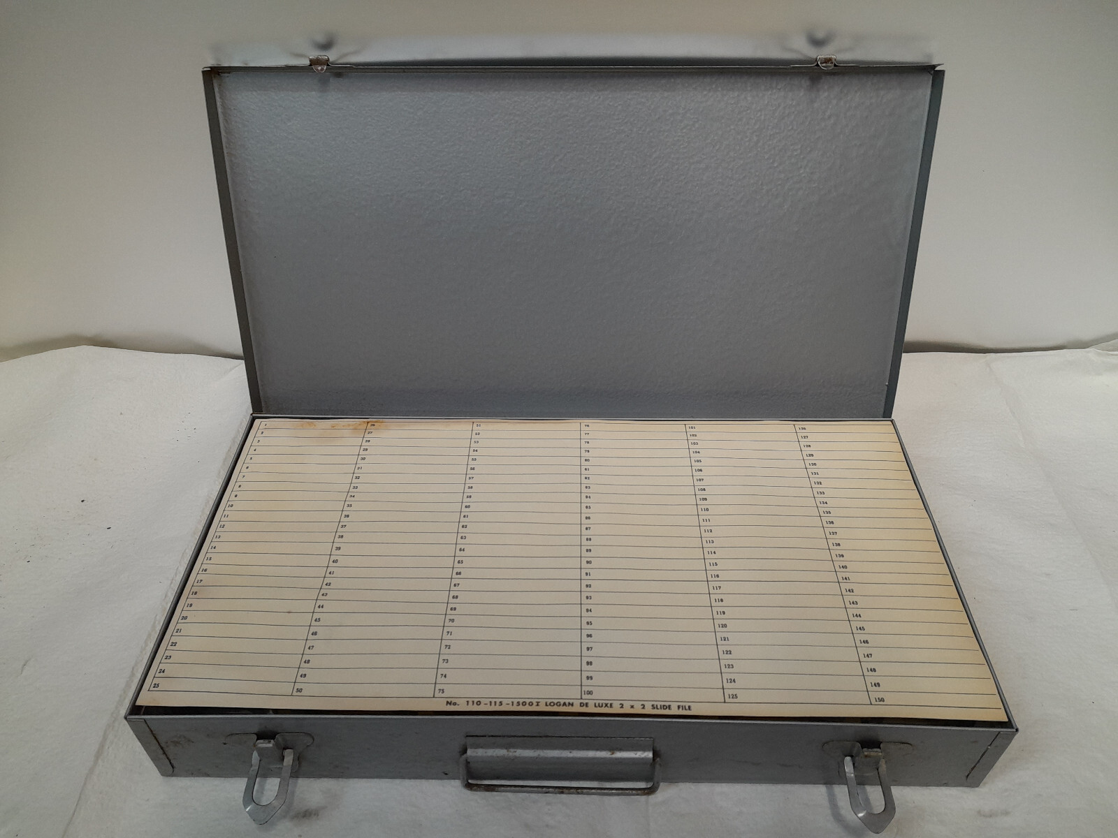 Vintage Logan Metal De Luxe 2 x 2 No. 110-115-1500I box, with 150 Metal Slides