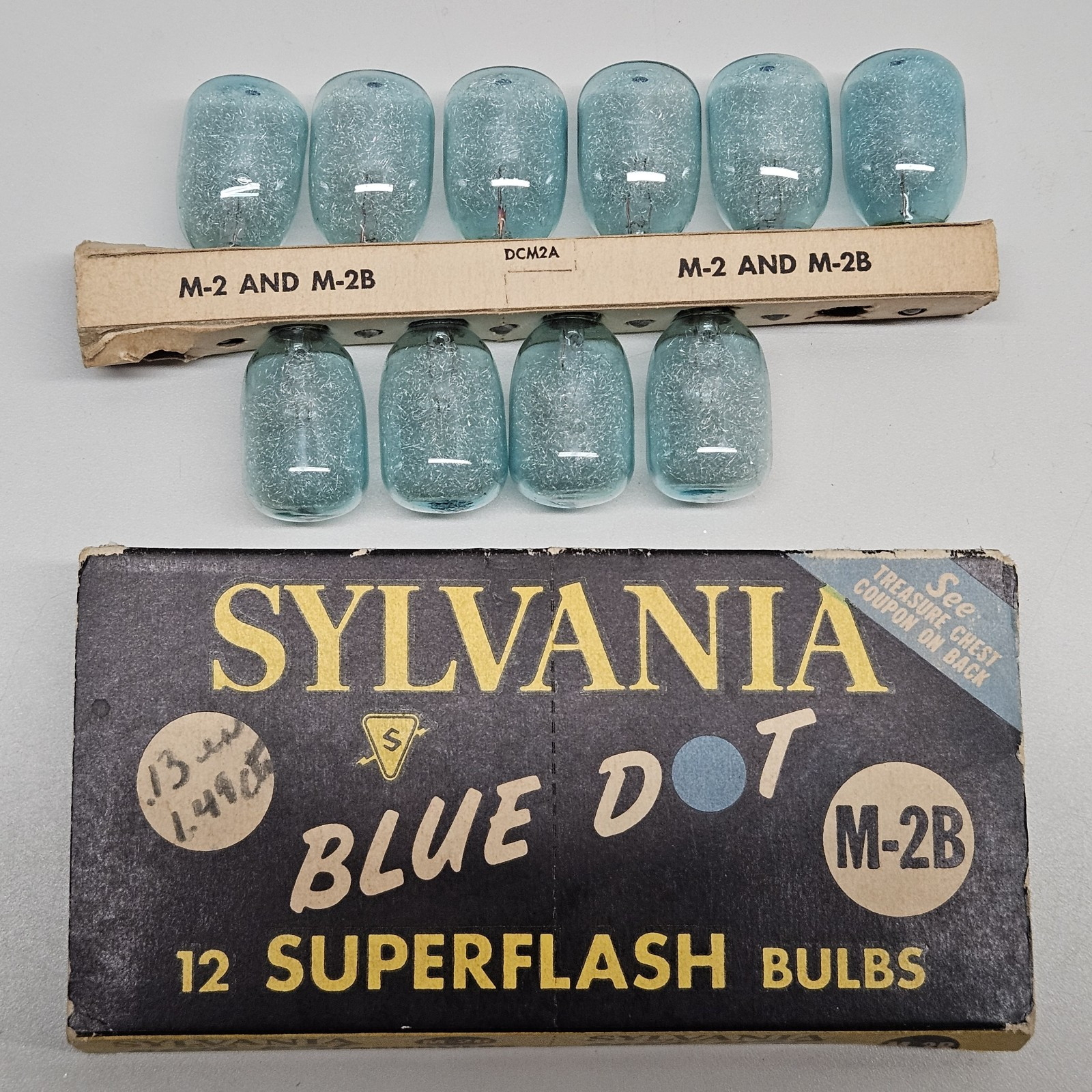 Sylvania Blue Dot Superflash Bulbs 10 In Pack Vtg 1950’s M-2 M-2B Flashbulbs