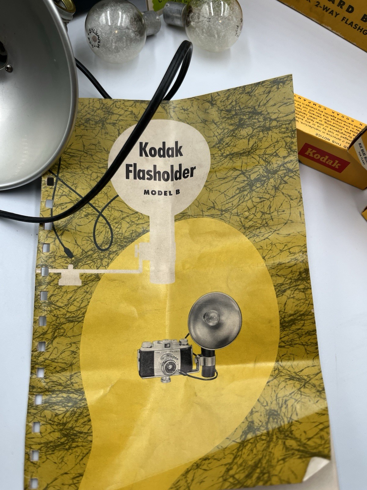 VINTAGE | Kodak Flasholder Model B Original Box Bulbs& extra parts NOT TESTED
