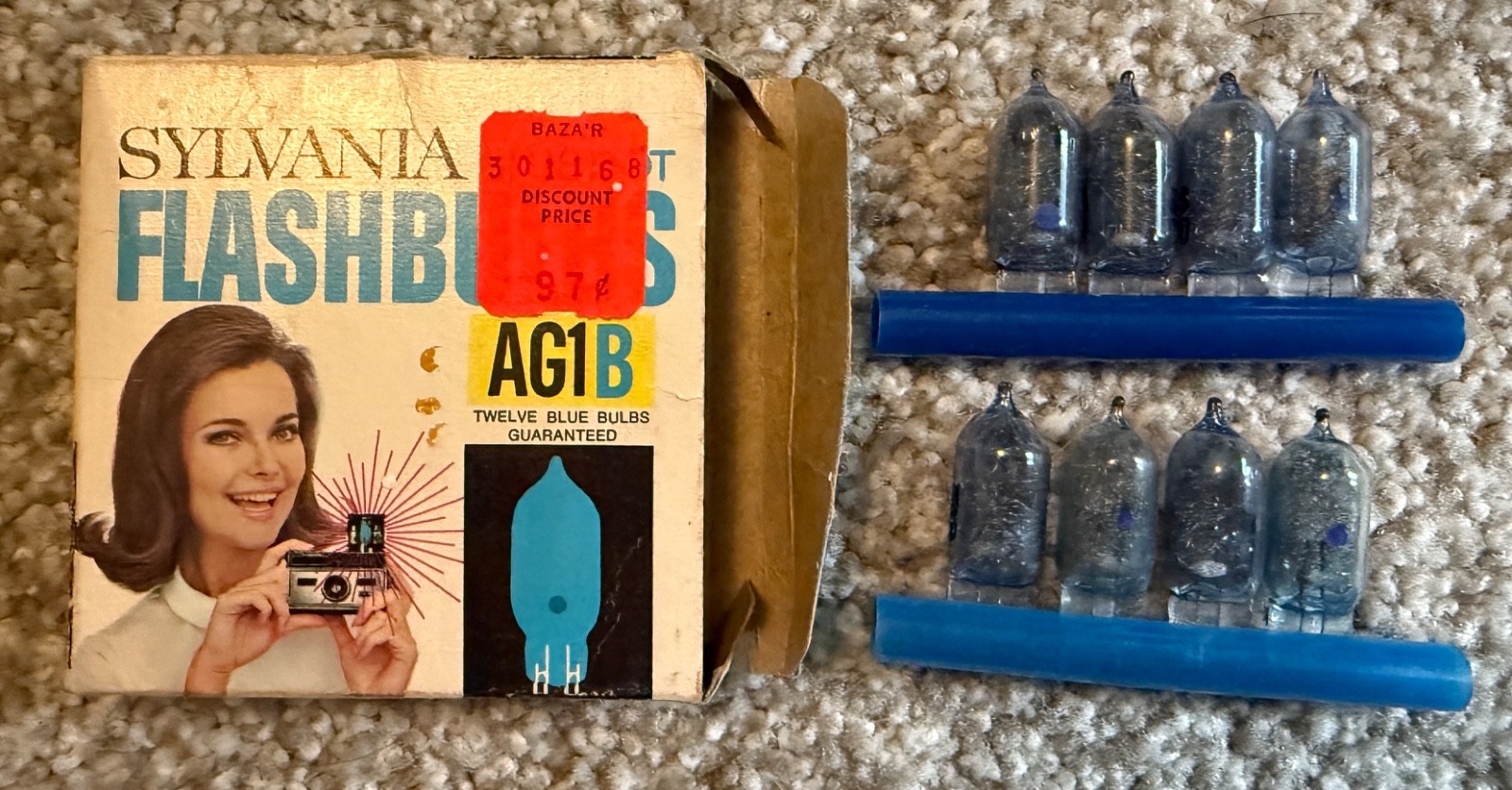 Vintage Sylvania Flashbulbs Blue Dot AG1B 8 Blue Photo Camera Flash