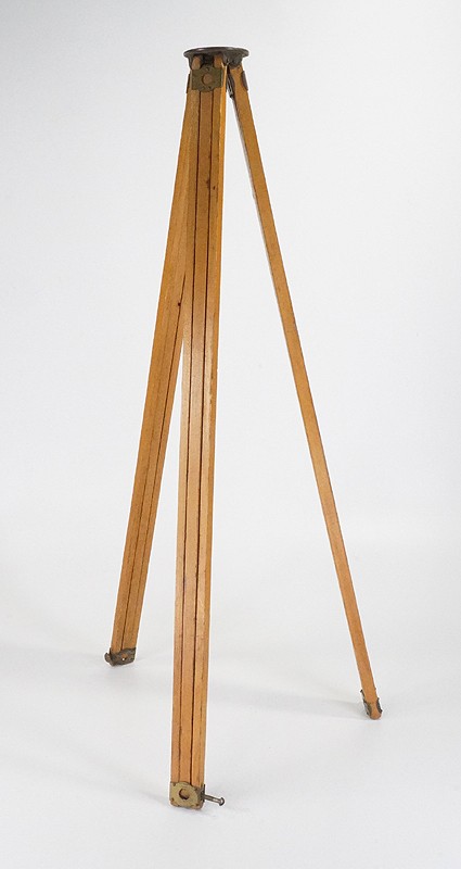 WOODEN TRIPOD, UNMARKED AS TO MAKER, VINTAGE CAMERA/227459