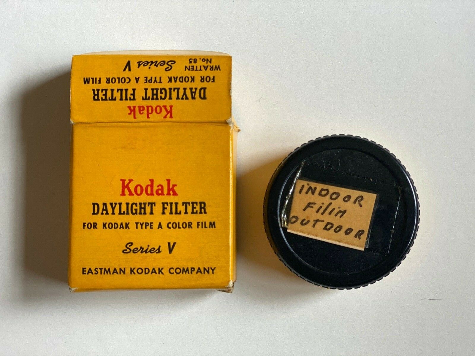 Vintage Kodak Daylight Filter Series V, in orig box and yellow plastic case