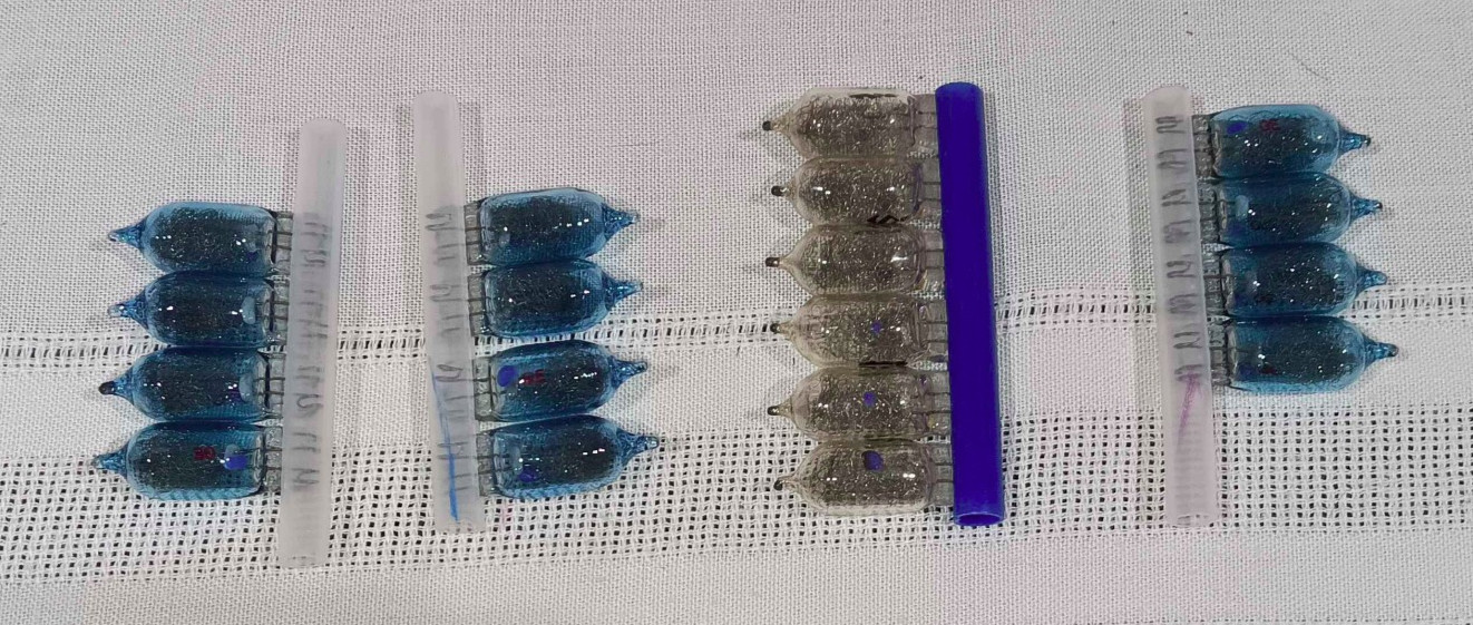 Lot Of 18 General Electric GE AG-1B Flash Bulbs