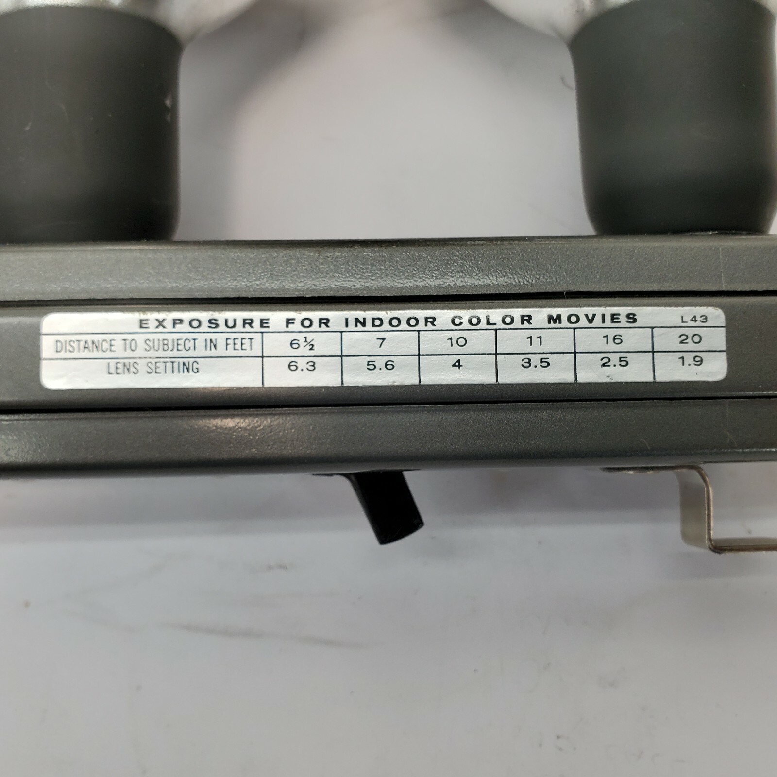 SMITH VICTOR EXPOSURE FOR INDOOR COLOR MOVIES LIGHT BAR